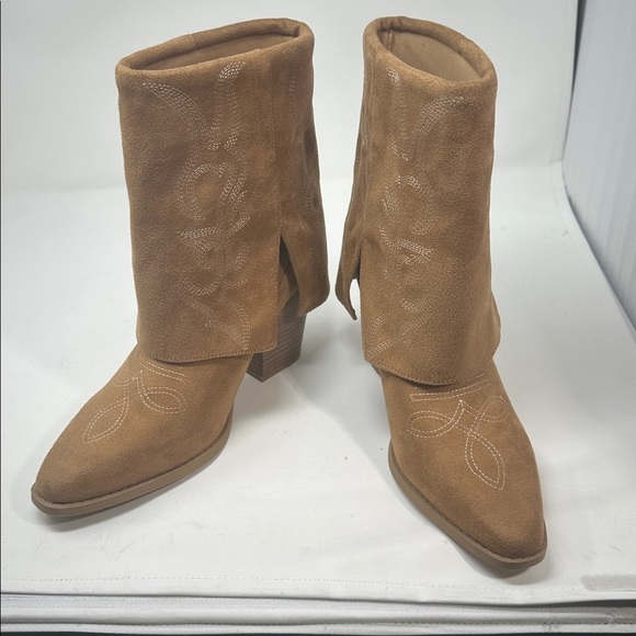 Soda fold over suede boots. Size 9 1/2- 10 - Picture 6 of 7